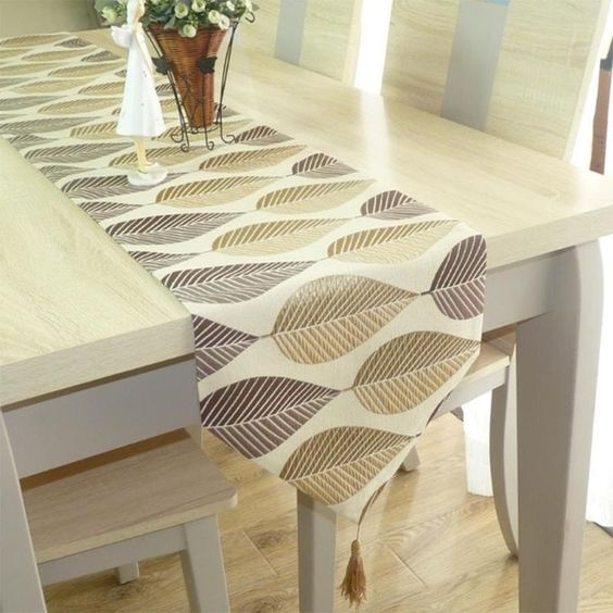 Modern European Simple Table Runner